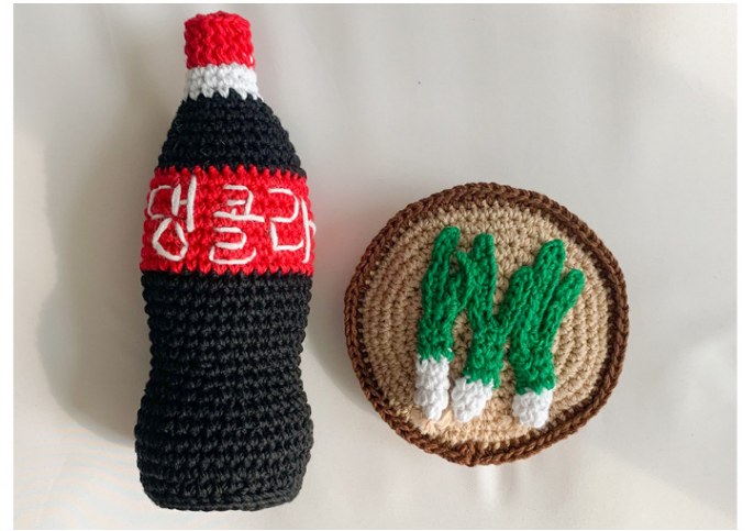 DangCola Bottle Toy — view 2